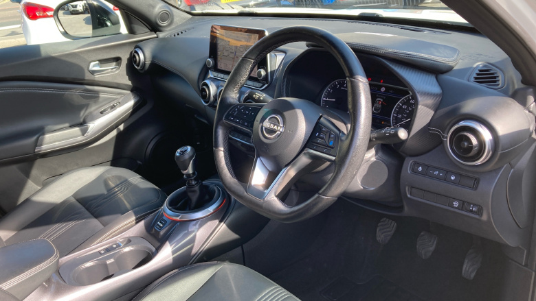 Nissan Juke 1.0 DiG-T 114 Tekna 5dr Petrol Hatchback